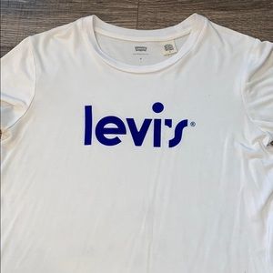 Levi’s T-shirt